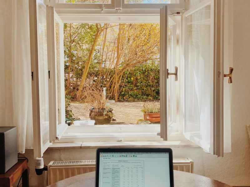 Social Media Critique: E!&nbsp;News